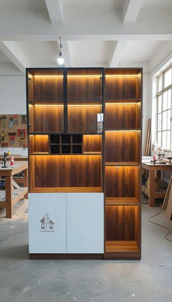 Tủ rượu gỗ kịch trần tối ưu không gian phòng khách nhà phố
