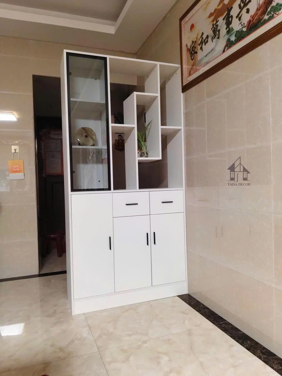 Tủ đựng đồ đa năng bằng gỗ thiết kế hiện đại kết hợp kệ trang trí và ngăn kéo tiện dụng