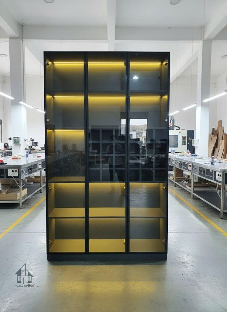 Tủ rượu cánh kính thiết kế hiện đại thi công thực tế tại xưởng
