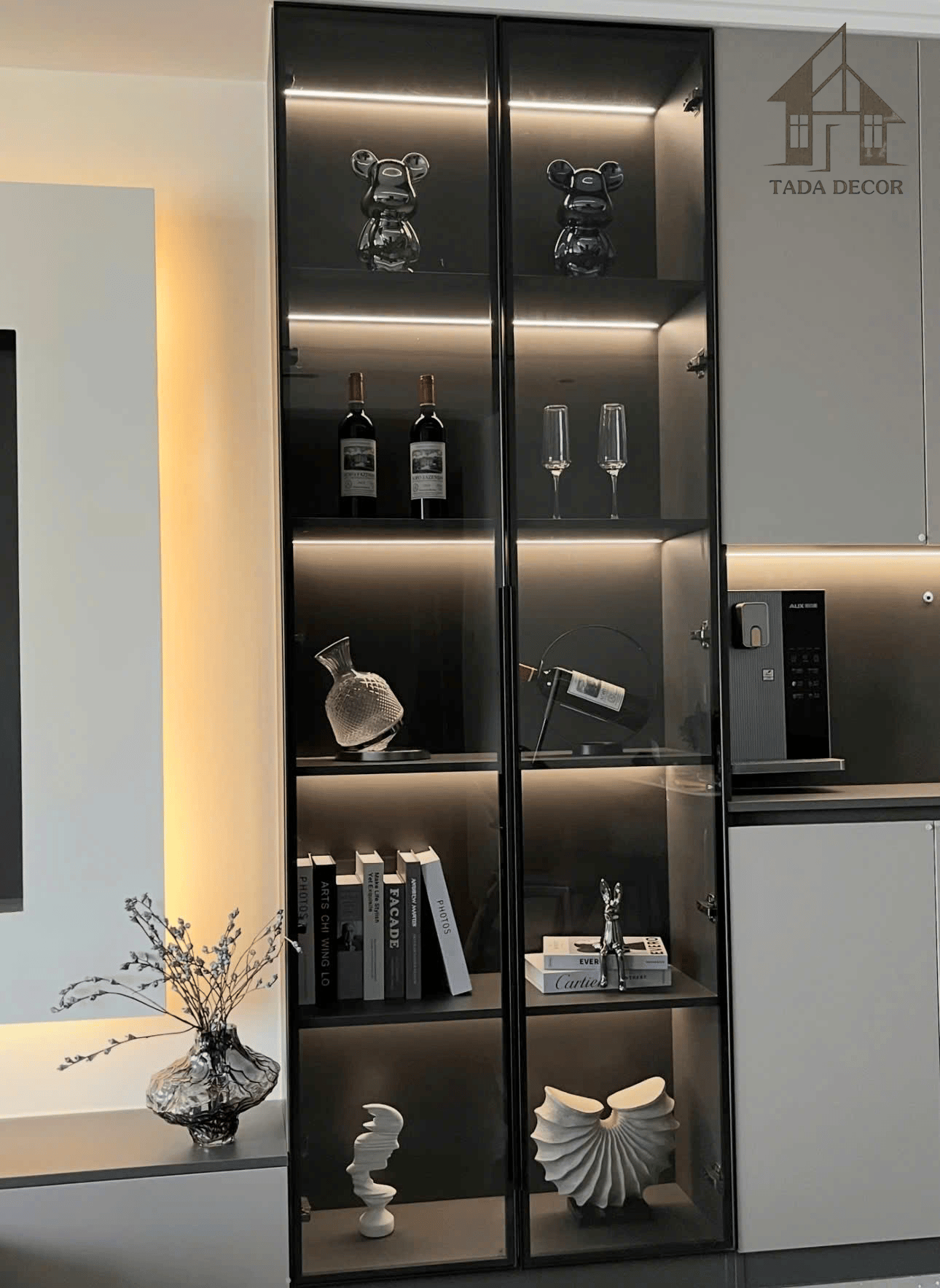 tủ rượu cánh kính đèn LED TADA