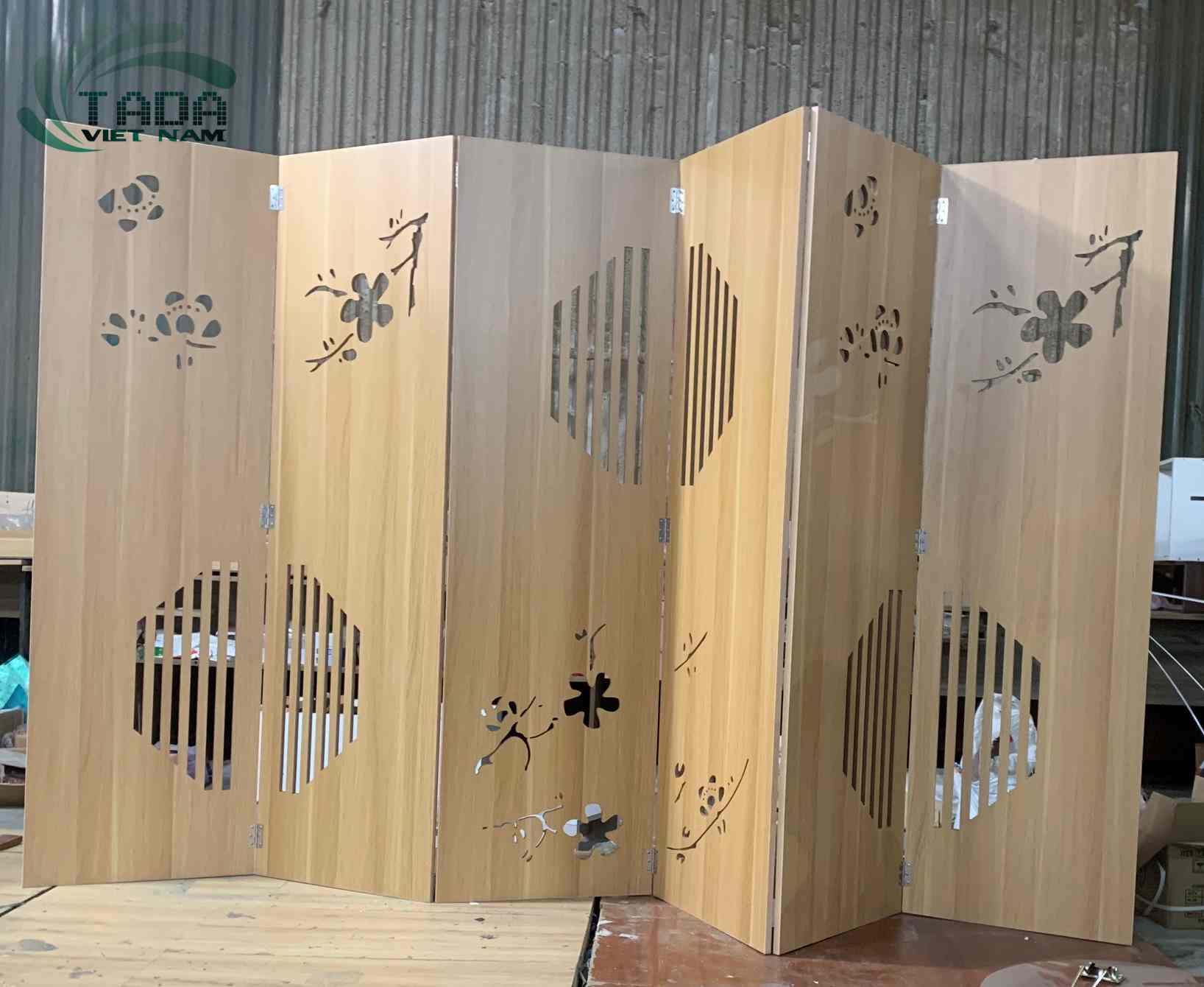Vách bình phong đào mai màu vân sồi thương hiệu TADA VIETNAM - TDVN21