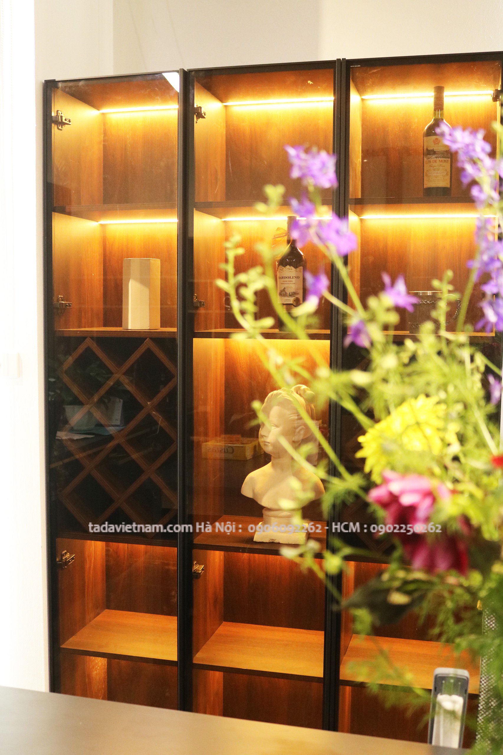 Tủ rượu khung nhôm cánh kính cường lực chất liệu gỗ MDF thương hiệu TADA- TDTR32