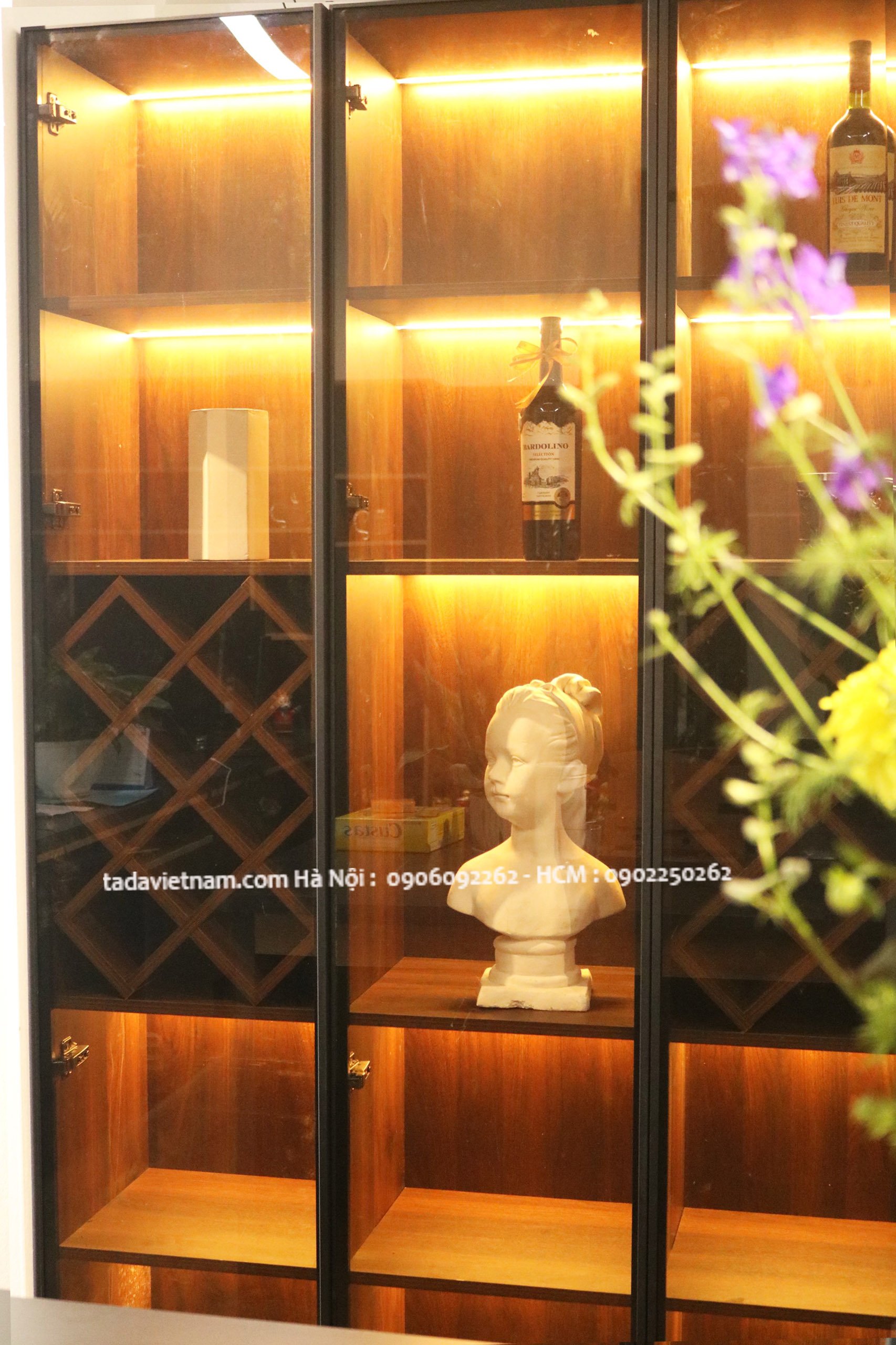 Tủ rượu khung nhôm cánh kính cường lực chất liệu gỗ MDF thương hiệu TADA- TDTR32
