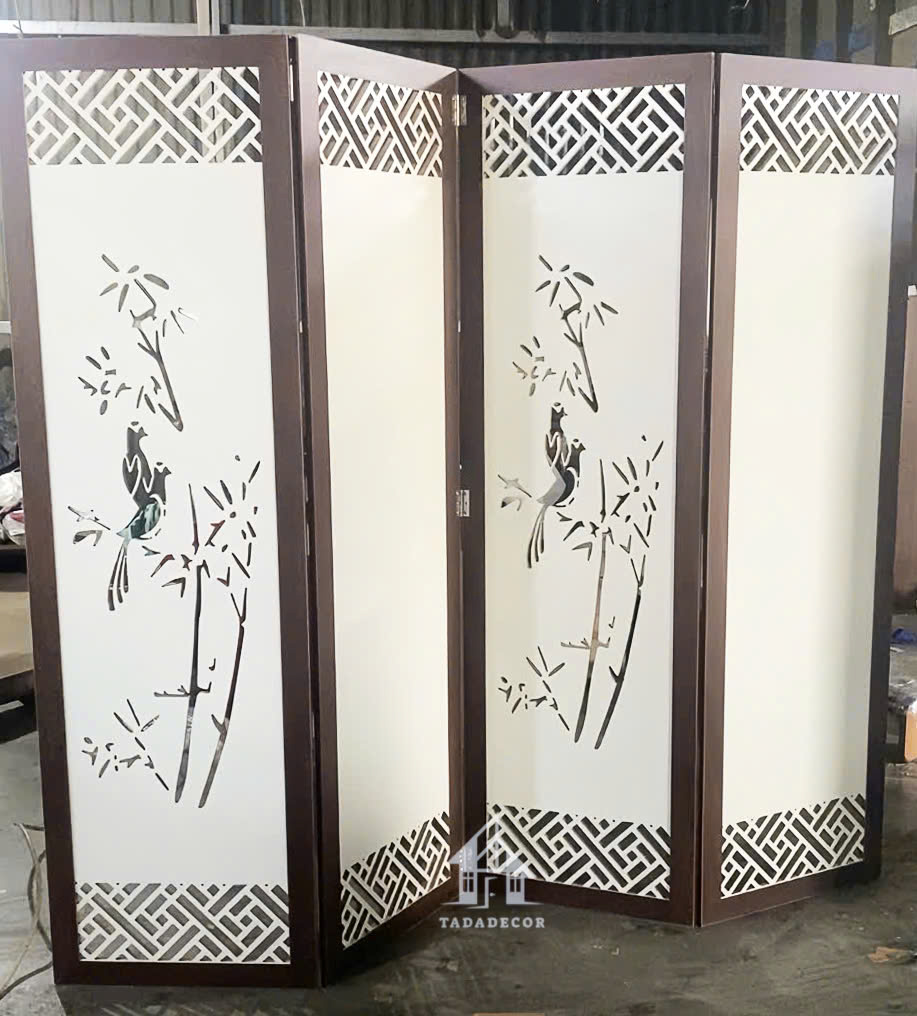 Vách Bình phong ngăn phòng di động hoa văn chim trúc phối màu óc chó mẫu mới 2024- TDVN55