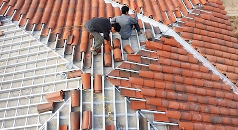 Ngói lợp gốm âm dương với hình dạng đặc biệt