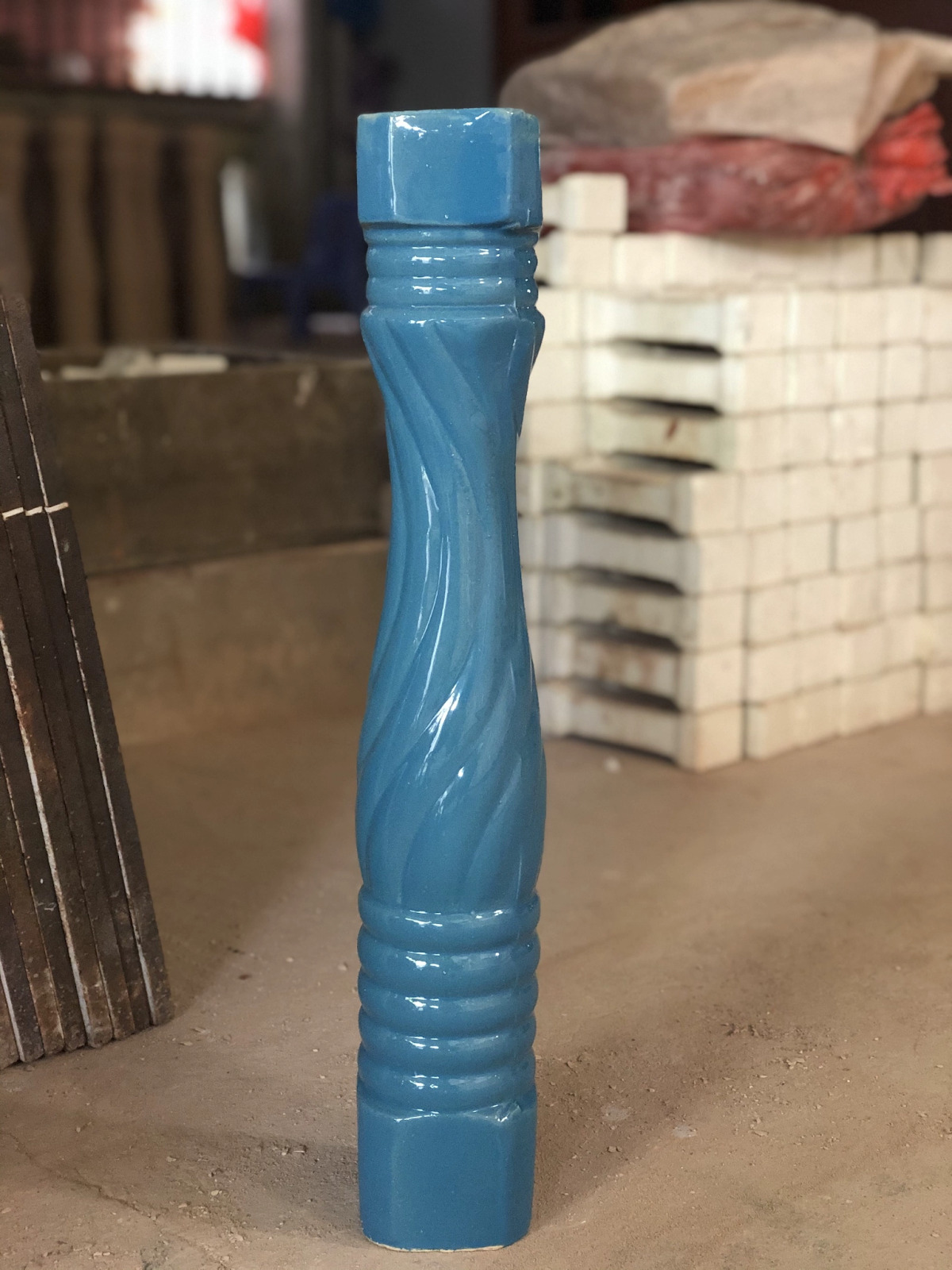 Lan can xoắn tráng men xanh Kabe