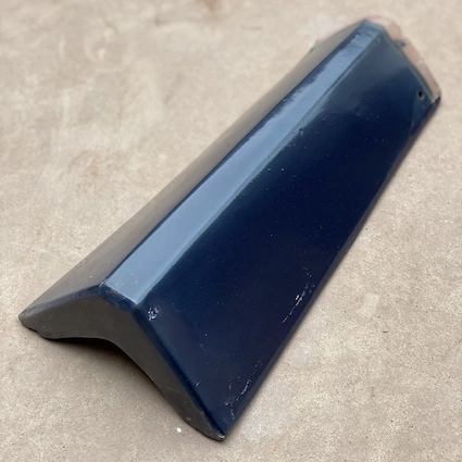 Ngói cuối rìa phẳng