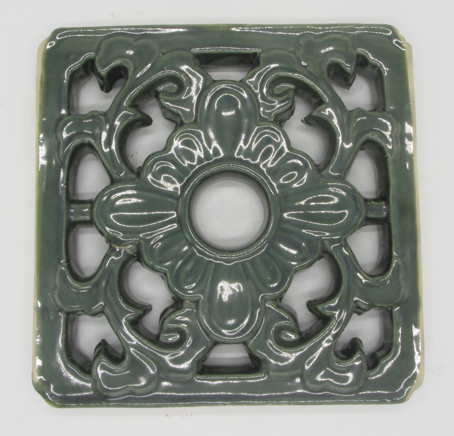 Gạch thông gió hoa cúc men xanh đồng