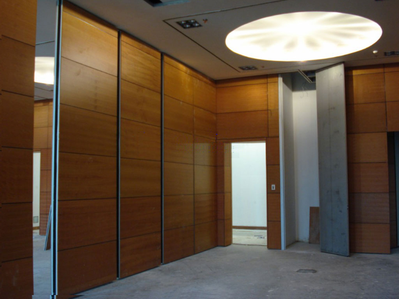 Giá thành của mẫu vách ngăn