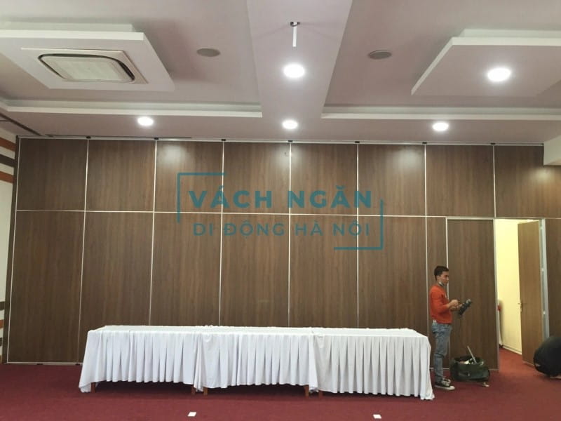 Sử dụng vách gỗ văn phòng có lợi ích gì?