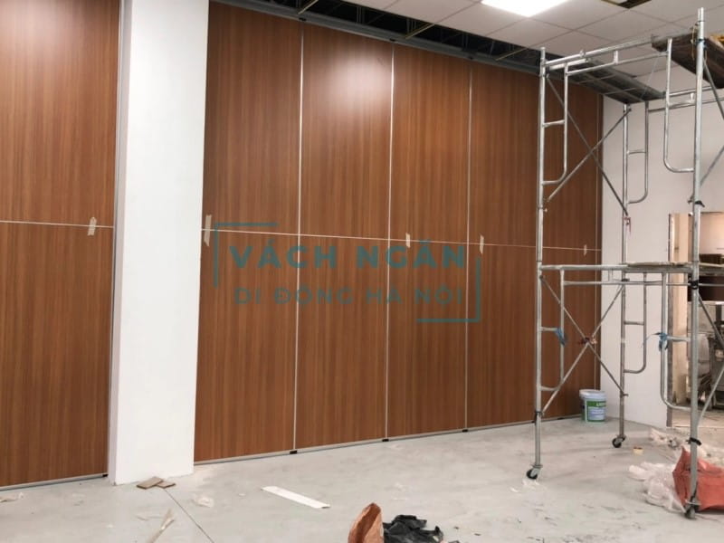 Vách cách âm di động đặt tại sàn