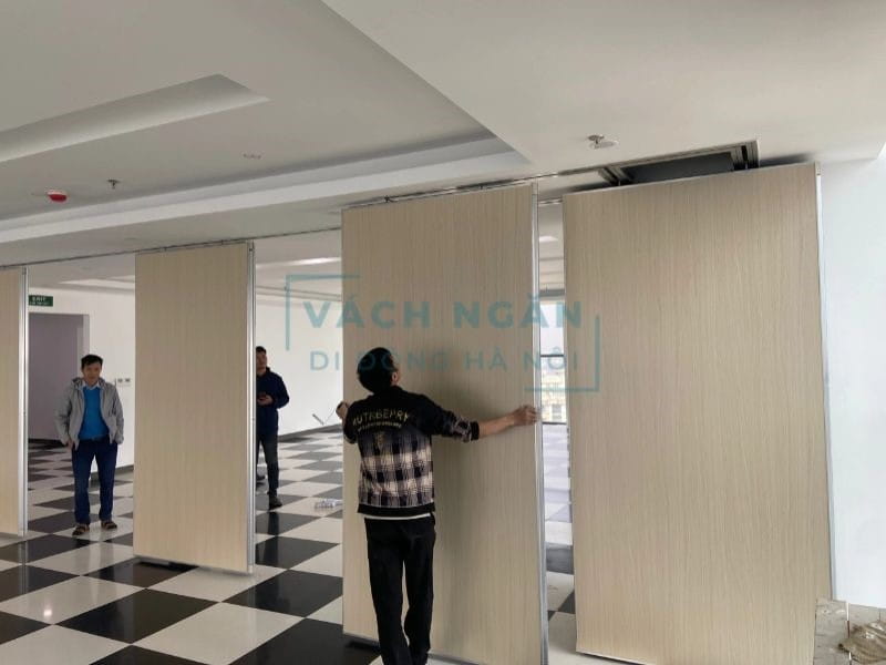 Vách ngăn di động gỗ công nghiệp, bề mặt nâu sáng