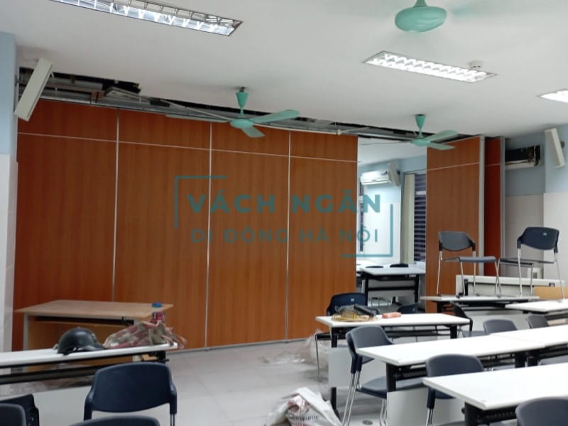 Vách ngăn gỗ công nghiệp giá cả phải chăng