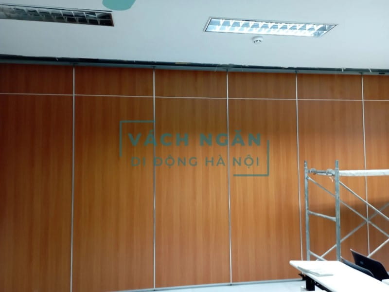 Vách ngăn phòng khám bằng gỗ