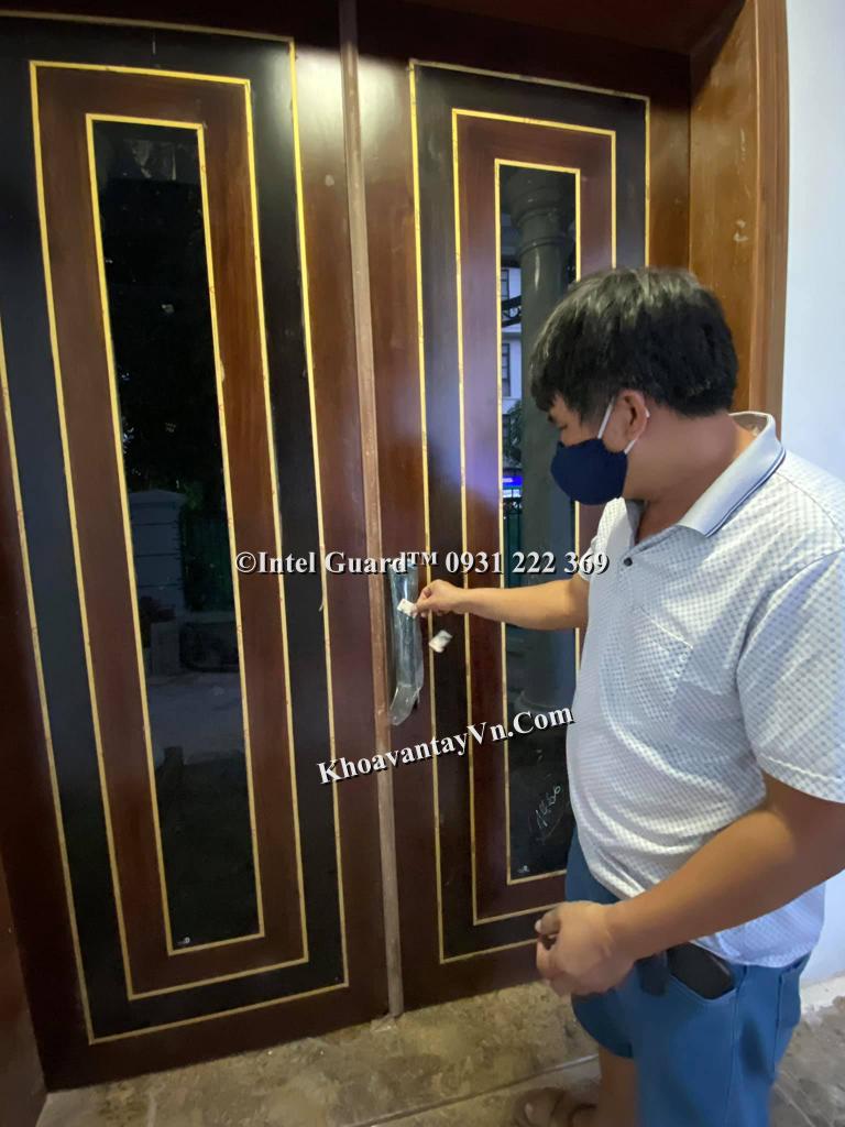 Khóa cửa thông minh kiêm chuông hình lắp tại Mahatan 06-20 Vinhomes Thượng Lý Hồng Bàng