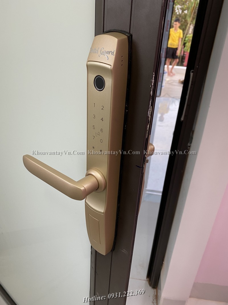 Khóa điện tử, khóa từ cửa nhôm KCN01 lắp tại Hải Dương