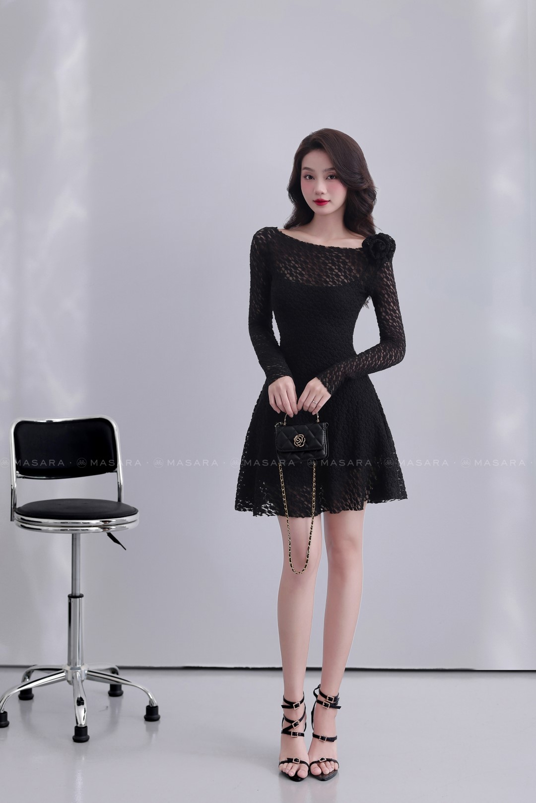 ĐẦM REN THUN ĐEN XOÈ