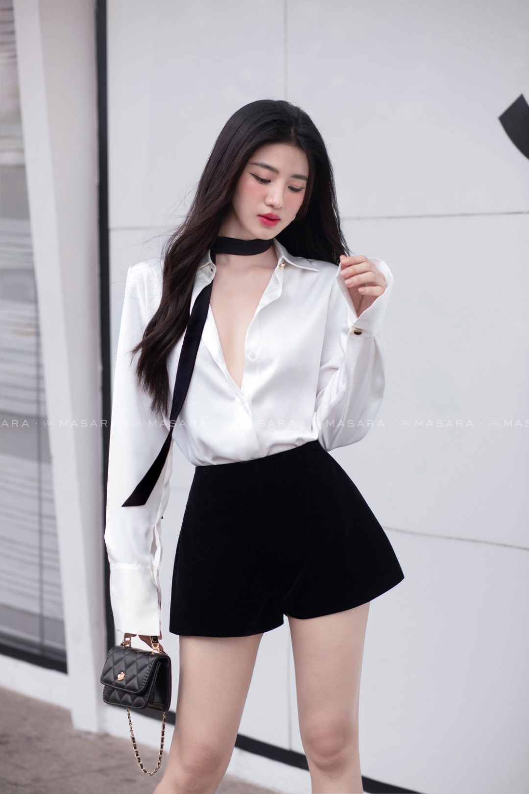 QUẦN SHORT NHUNG ĐEN