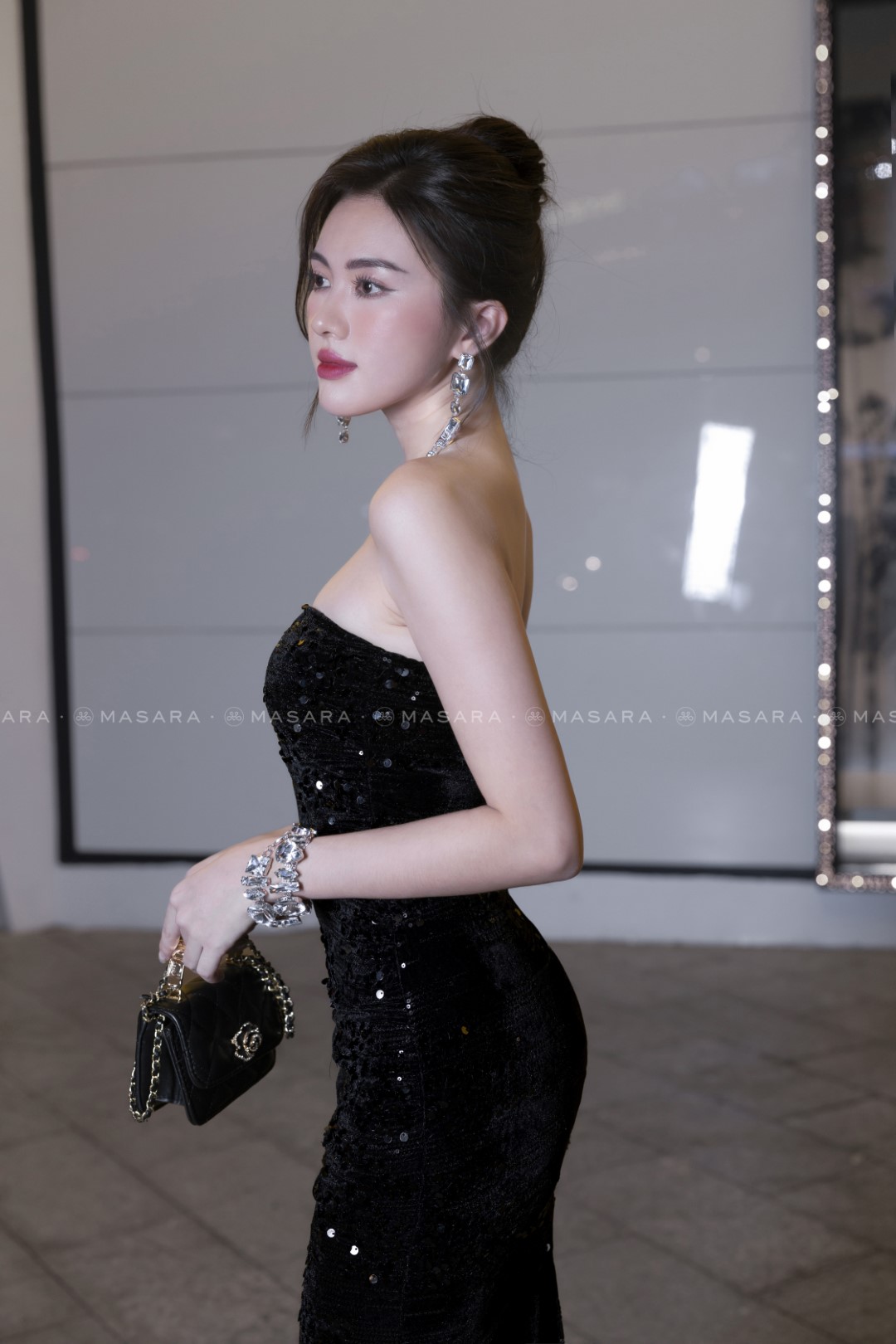 ĐẦM CÚP NGỰC KIM SA ĐEN