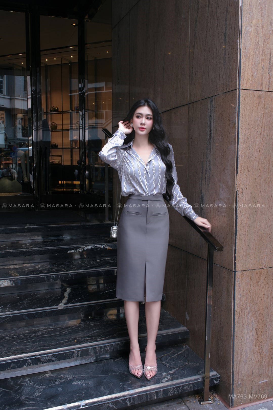 CHÂN VÁY XẺ GIỮA MV769