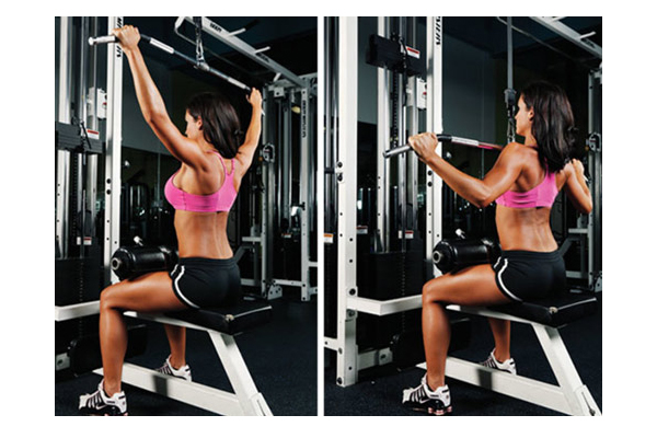 Tập lưng với máy tập