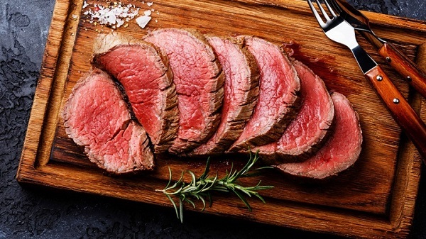 Thịt bò áp chảo cung cấp protein