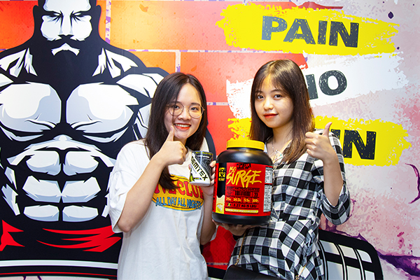 Hộp Iso Surge được 2 bạn sinh viên tin dùng