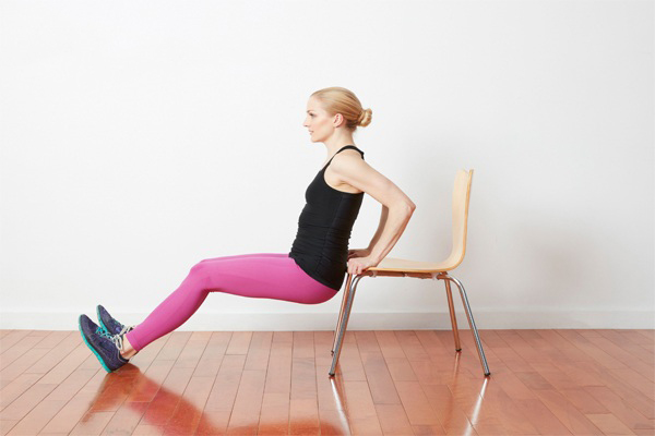 Tập vai thon với ghế