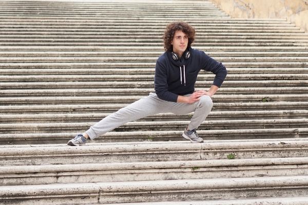 Bài tập giãn cơ chân trước khi ngủ