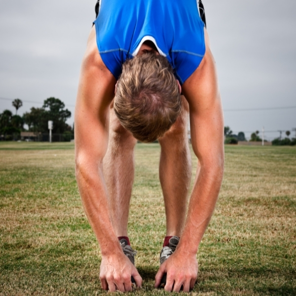 Đứng cúi gập người