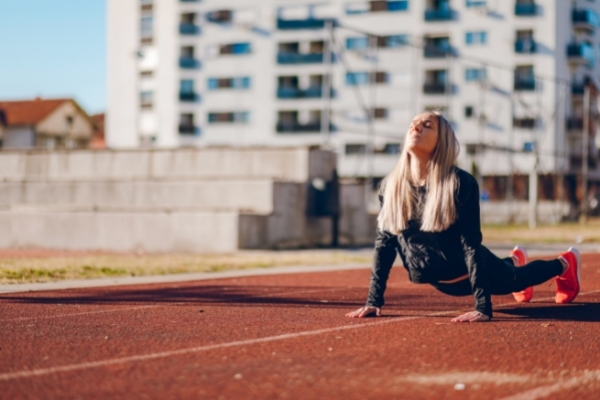 Ưỡn người giãn cơ