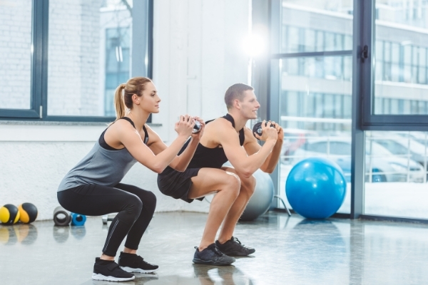 Bài tập tăng cơ cho người gầy Basic Squat