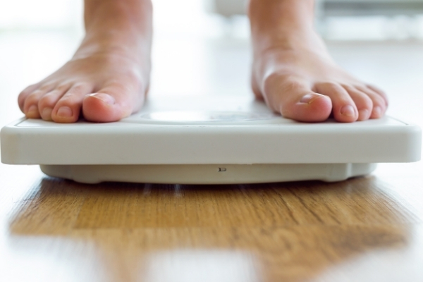 Thường xuyên theo dõi cân nặng
