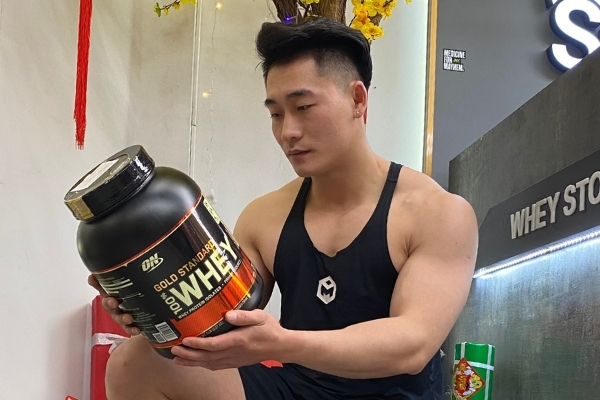 Whey Gold nuôi cơ nạc ổn định