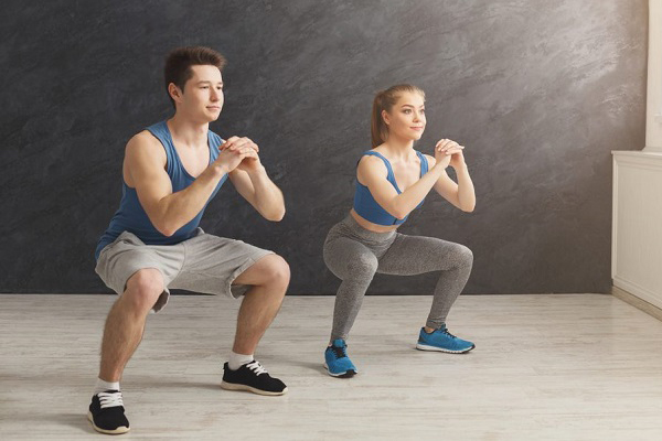 Bài tập Squat cố định lưng