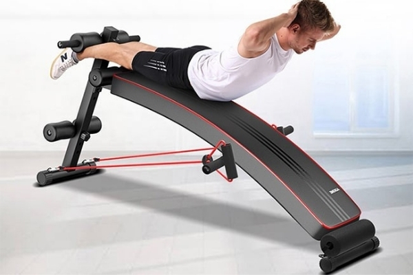 Cách tập bụng với ghế cong