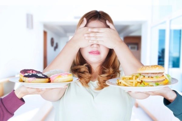 Các loại thực phẩm cần tránh xa khi muốn tạo ra Calorie Deficit