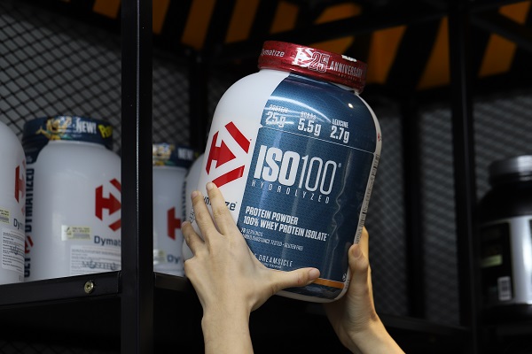 So sánh Iso 100 và PV2