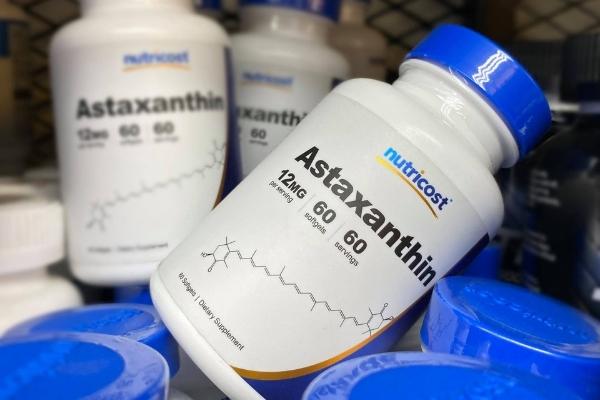 Nutricost Astaxanthin chứa 12mg Astaxanthin