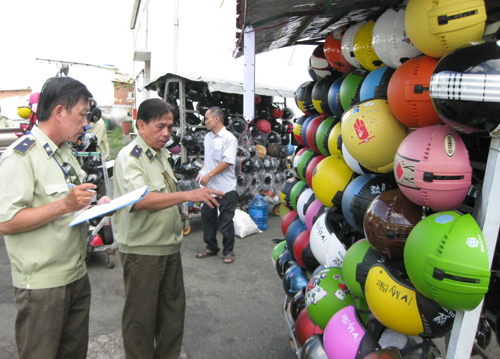 canh-bao-mu-bao-hiem-kem-chat-luong-bay-ban-tran-lan-co-quan-chuc-nang-dang-o-da