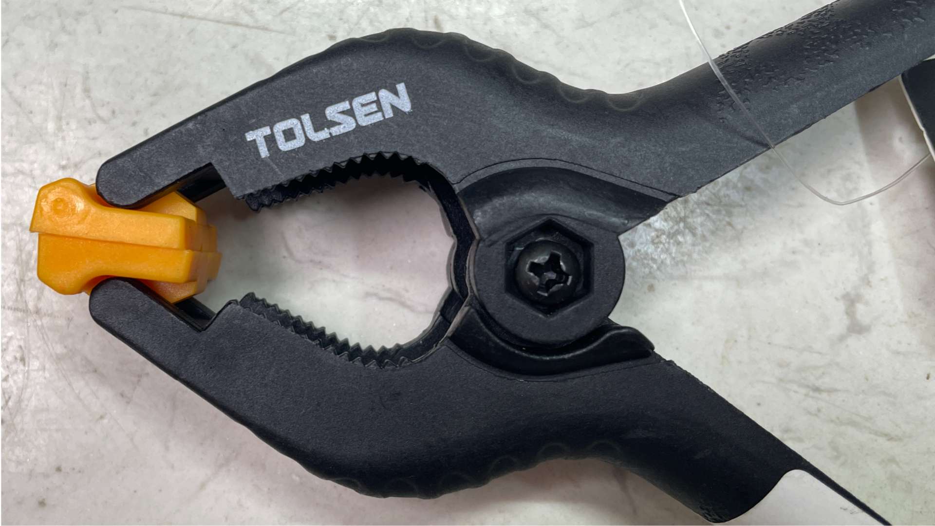 Kẹp lò xo 10198-(4"/100mm), 10199-(6"/150mm), 10200-(9"/225mm) Tolsen