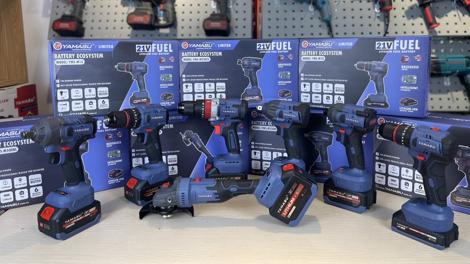 6 Điều Cần Biết Về Thương Hiệu Yamasu - Đối Thủ Mới Của Dekton Và Hukan