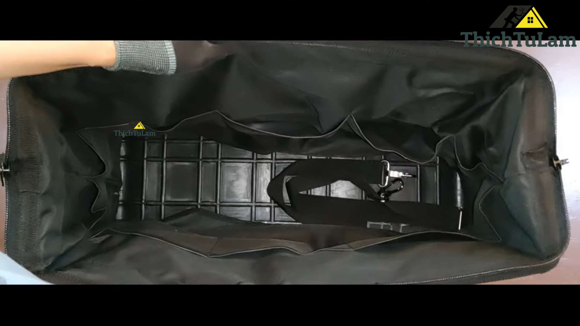 Ngăn chứa bên trong