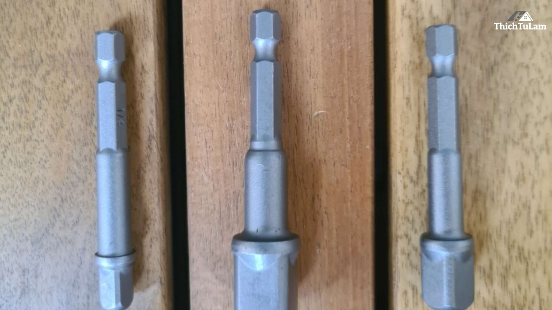 Bộ đầu chuyển vít sang bulong Total TAC273651