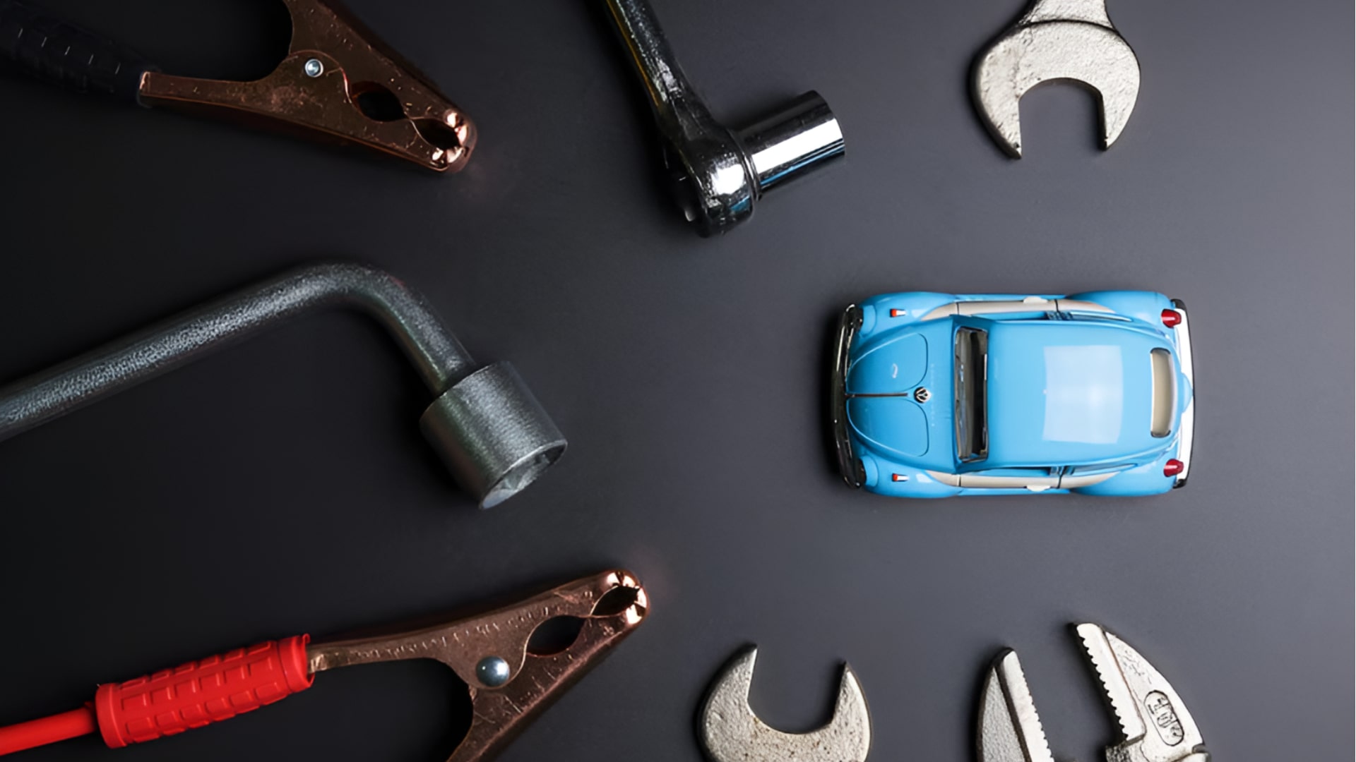 Bộ Dụng Cụ Khởi Đầu Mà Mỗi Kỹ Thuật Viên Ô Tô Mới Cần