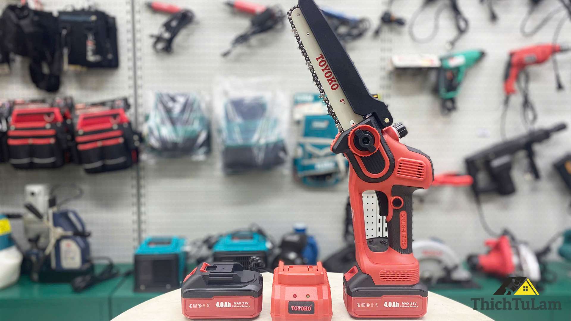 Bộ máy cưa xích pin M21V 190mm Toyoko T8304F (2 pin +1 sạc)