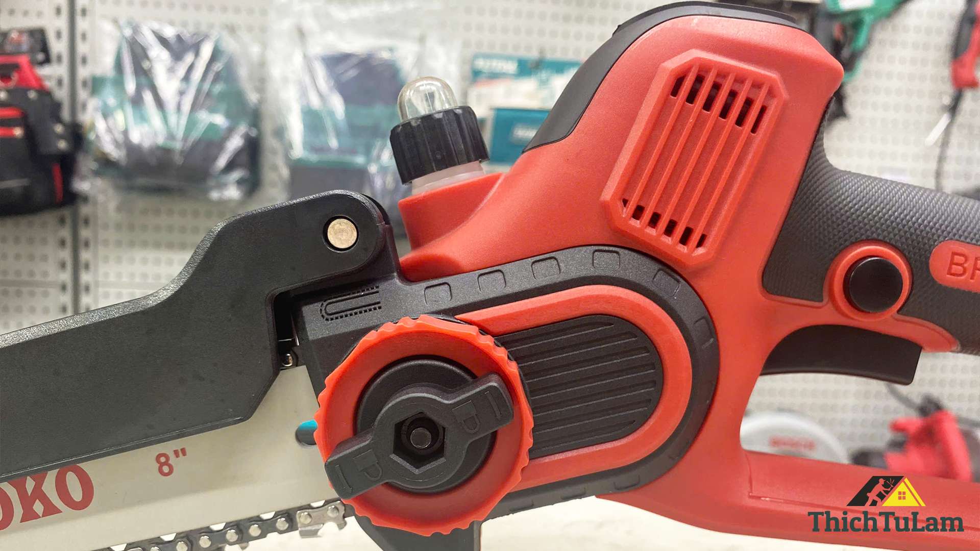 Bộ máy cưa xích pin M21V 190mm Toyoko T8304F (2 pin +1 sạc)