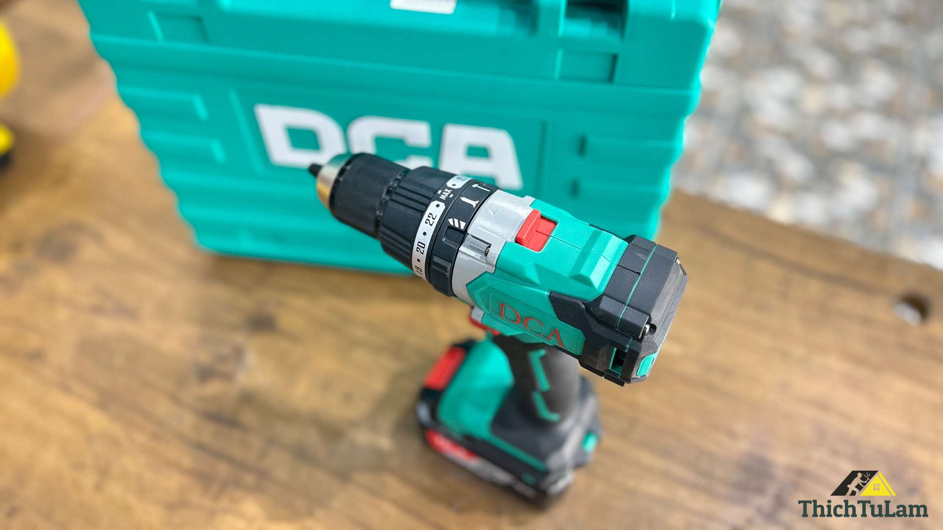 Bộ máy khoan 20V 1 pin 4Ah 120Nm DCA ADJZ03-13DM