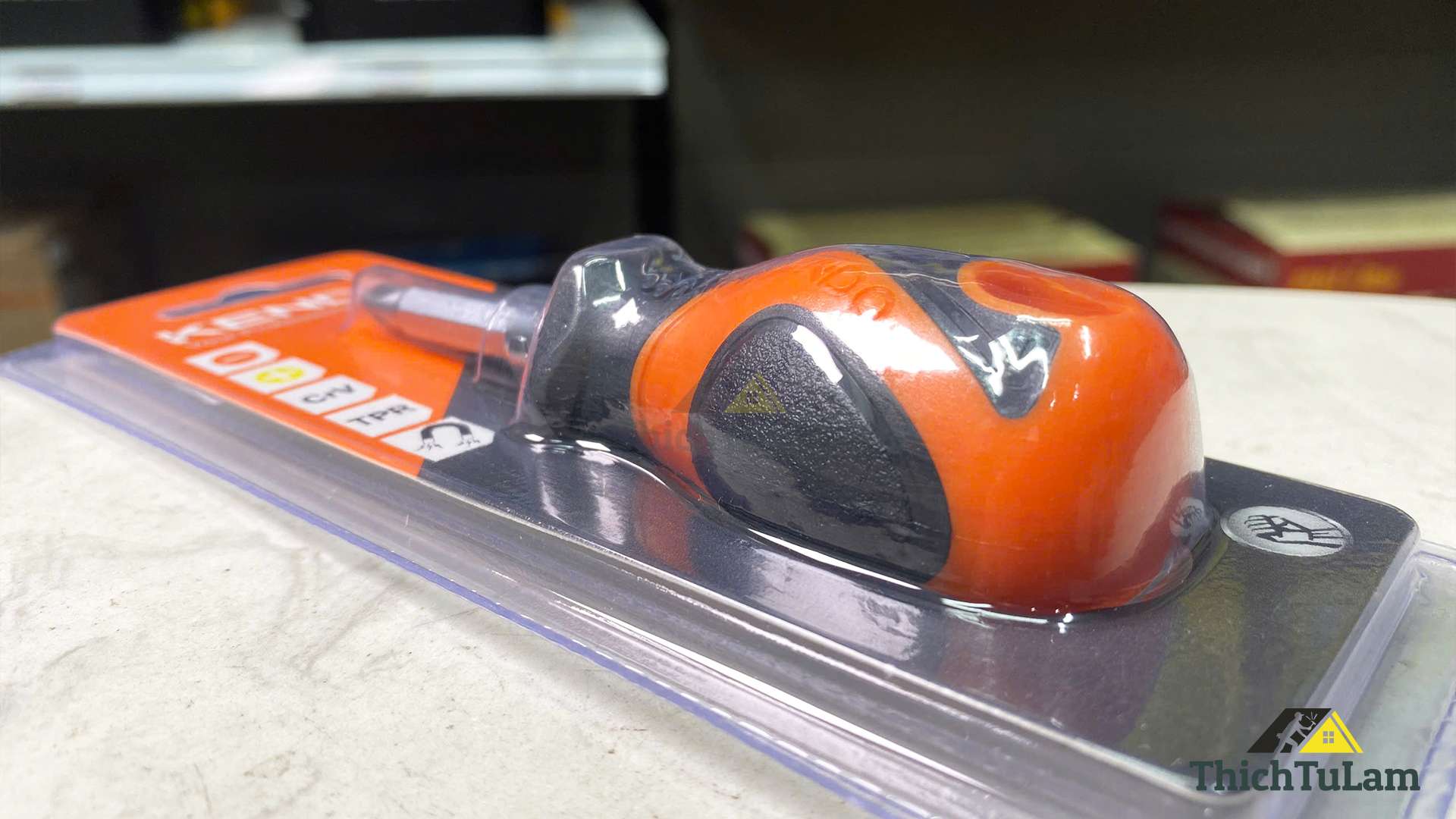 Bộ tua vít đổi đầu 2 trong 1 (1 đầu dẹt - 1 đầu bake) Kendo 20217