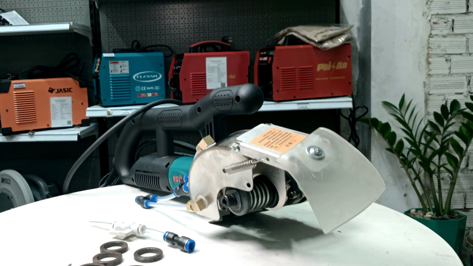 Máy cắt bê tông Boda CW-135